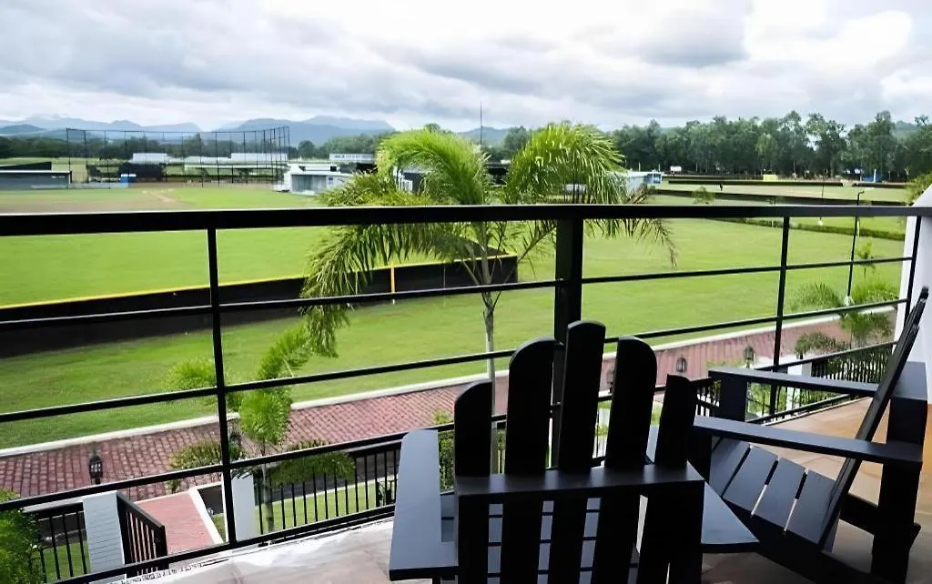 The Mansion Hotel Mabalacat 4*,